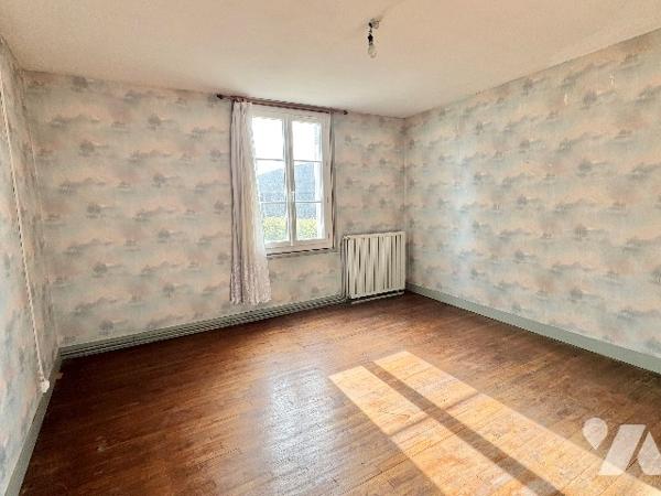 Maison de caractère avec 4 chambres - Proche commerces et écoles