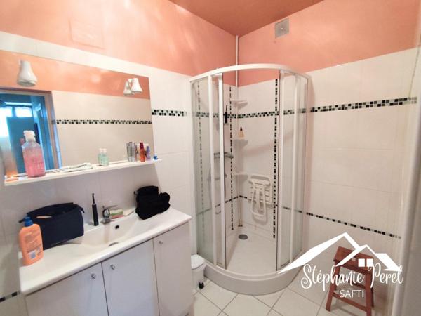 Maison familiale ou projet locatif : 215 m² de potentiel à explorer à Bugeat !