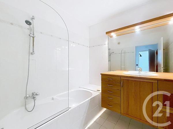 Appartement T2 à vendre  2 pièces - 49 m 2   ANTIBES  - 06
