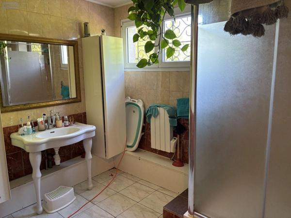 Immeuble à vendre à Ambarès-et-Lagrave en Gironde (33440), ref : 013/340