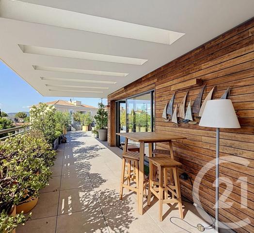 Appartement T4 à vendre  4 pièces - 89,09 m 2   FREJUS  - 83