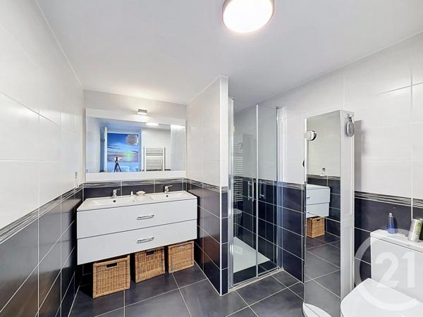 Appartement T4 à vendre  4 pièces - 89,09 m 2   FREJUS  - 83