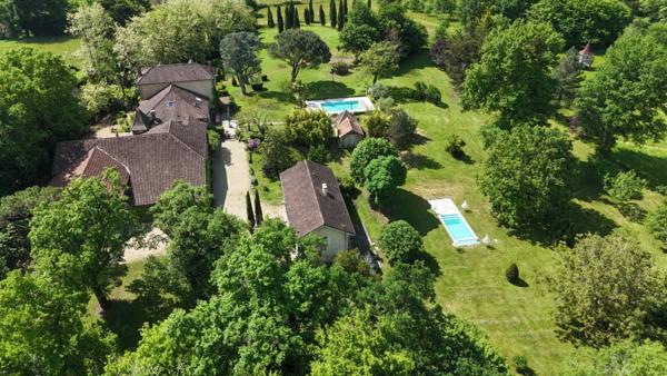 Dpt Gers (32), à vendre NOGARO proche, TRES ELEGANTE PROPRIETE RURALE sur 4.5 hectares, MAISON de MAITRE, GITE, deux piscines neuves, parc séculaire, SANS NUISANCE