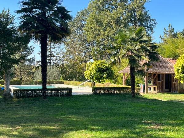 Dpt Gers (32), à vendre NOGARO proche, TRES ELEGANTE PROPRIETE RURALE sur 4.5 hectares, MAISON de MAITRE, GITE, deux piscines neuves, parc séculaire, SANS NUISANCE