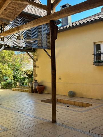 Dpt Gers (32), à vendre NOGARO proche, TRES ELEGANTE PROPRIETE RURALE sur 4.5 hectares, MAISON de MAITRE, GITE, deux piscines neuves, parc séculaire, SANS NUISANCE