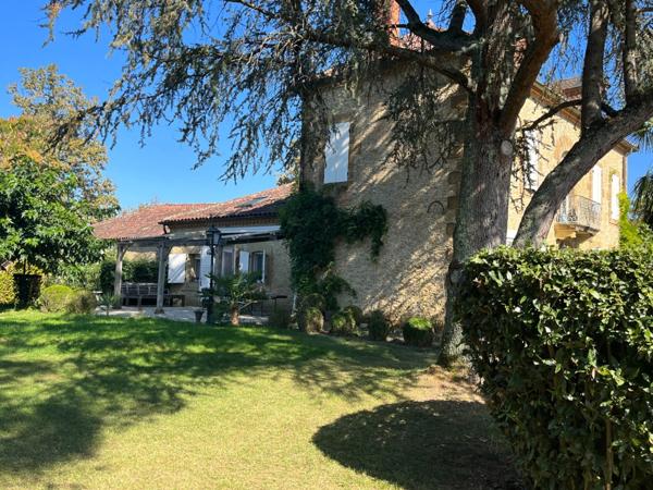 Dpt Gers (32), à vendre NOGARO proche, TRES ELEGANTE PROPRIETE RURALE sur 4.5 hectares, MAISON de MAITRE, GITE, deux piscines neuves, parc séculaire, SANS NUISANCE