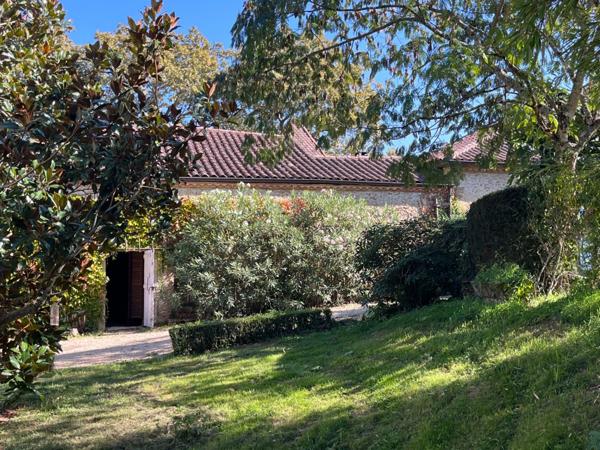 Dpt Gers (32), à vendre NOGARO proche, TRES ELEGANTE PROPRIETE RURALE sur 4.5 hectares, MAISON de MAITRE, GITE, deux piscines neuves, parc séculaire, SANS NUISANCE