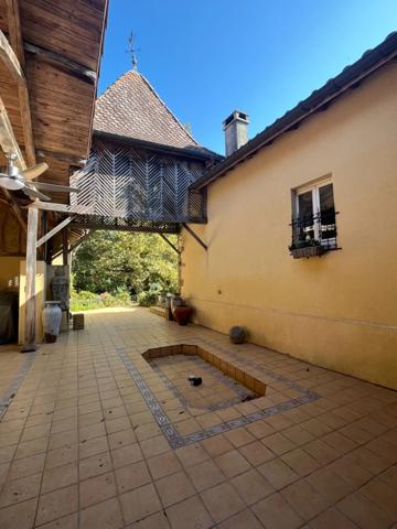 Dpt Gers (32), à vendre NOGARO proche, TRES ELEGANTE PROPRIETE RURALE sur 4.5 hectares, MAISON de MAITRE, GITE, deux piscines neuves, parc séculaire, SANS NUISANCE