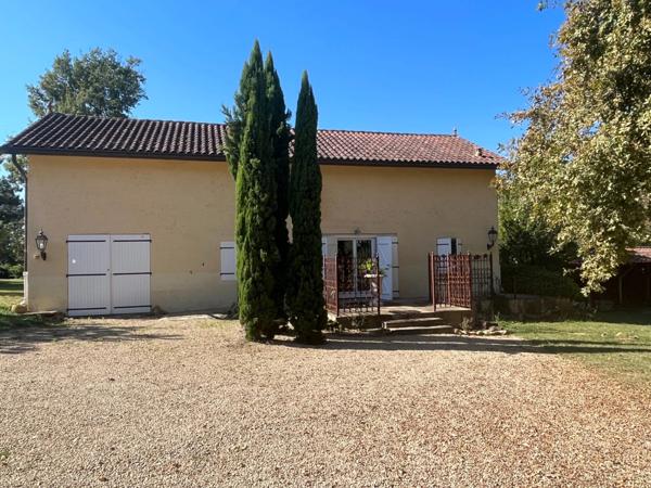 Dpt Gers (32), à vendre NOGARO proche, TRES ELEGANTE PROPRIETE RURALE sur 4.5 hectares, MAISON de MAITRE, GITE, deux piscines neuves, parc séculaire, SANS NUISANCE