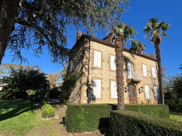 Dpt Gers (32), à vendre NOGARO proche, TRES ELEGANTE PROPRIETE RURALE sur 4.5 hectares, MAISON de MAITRE, GITE, deux piscines neuves, parc séculaire, SANS NUISANCE