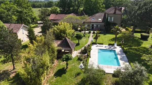 Dpt Gers (32), à vendre NOGARO proche, TRES ELEGANTE PROPRIETE RURALE sur 4.5 hectares, MAISON de MAITRE, GITE, deux piscines neuves, parc séculaire, SANS NUISANCE