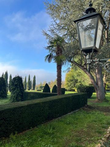 Dpt Gers (32), à vendre NOGARO proche, TRES ELEGANTE PROPRIETE RURALE sur 4.5 hectares, MAISON de MAITRE, GITE, deux piscines neuves, parc séculaire, SANS NUISANCE