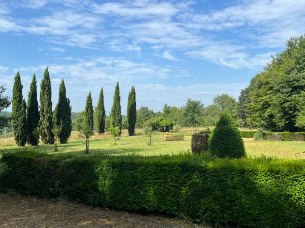Dpt Gers (32), à vendre NOGARO proche, TRES ELEGANTE PROPRIETE RURALE sur 4.5 hectares, MAISON de MAITRE, GITE, deux piscines neuves, parc séculaire, SANS NUISANCE