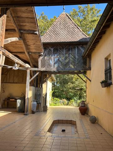Dpt Gers (32), à vendre NOGARO proche, TRES ELEGANTE PROPRIETE RURALE sur 4.5 hectares, MAISON de MAITRE, GITE, deux piscines neuves, parc séculaire, SANS NUISANCE
