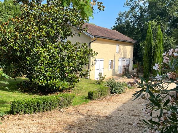 Dpt Gers (32), à vendre NOGARO proche, TRES ELEGANTE PROPRIETE RURALE sur 4.5 hectares, MAISON de MAITRE, GITE, deux piscines neuves, parc séculaire, SANS NUISANCE