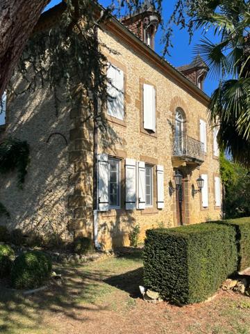 Dpt Gers (32), à vendre NOGARO proche, TRES ELEGANTE PROPRIETE RURALE sur 4.5 hectares, MAISON de MAITRE, GITE, deux piscines neuves, parc séculaire, SANS NUISANCE