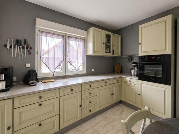 Benjamin Marcouiller vous propose : Maison 5 pièces.