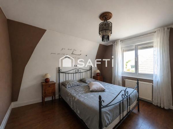 Benjamin Marcouiller vous propose : Maison 5 pièces.