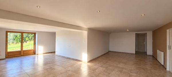 À Vendre Maison Divisible en 3 Logements