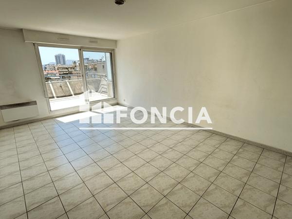 Location Appartement 2 pièces 49.3 m² - 4 SQUARE DES FRERES AMBROGIANI Marseille 13008