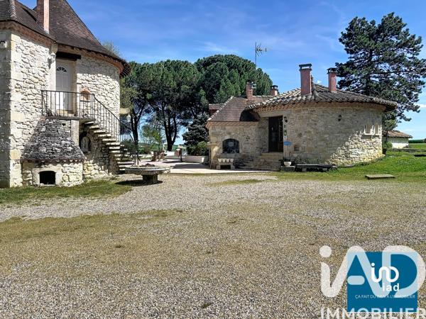 Maison à vendre 10 pièces 285 m² Ayguetinte