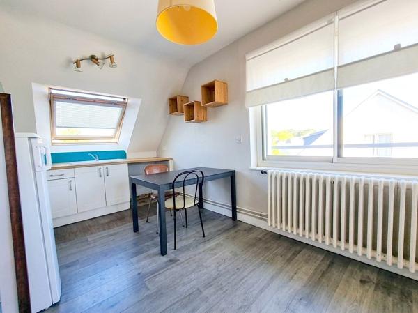 Appartement 2 pièces – 45 m² environ à Vannes (ref : 100886-AV)