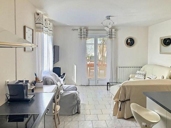 Maison individuelle 6 pièces 3 chambres 130 m2 Thoard (04380)