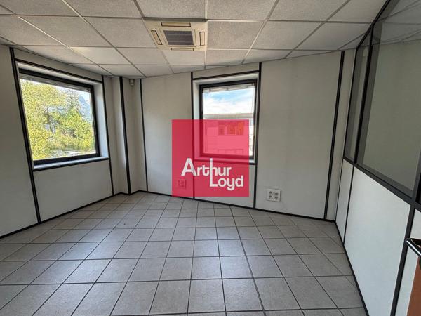 Bureaux à louer à Montbonnot-Saint-Martin parking privatif inclus