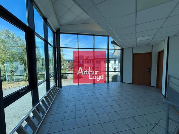 Bureaux à louer à Montbonnot-Saint-Martin parking privatif inclus