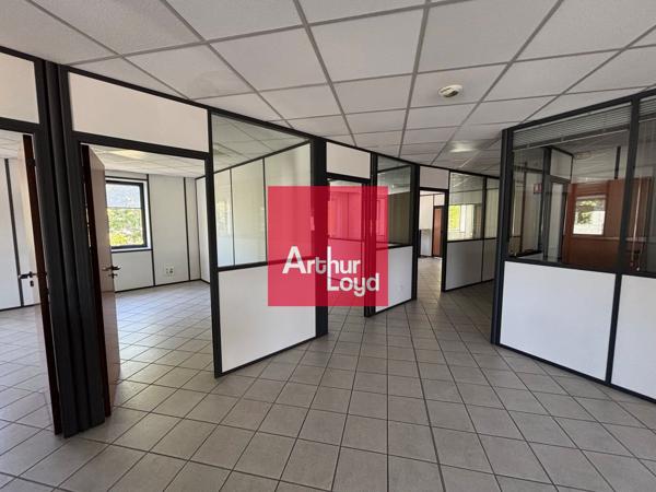 Bureaux à louer à Montbonnot-Saint-Martin parking privatif inclus