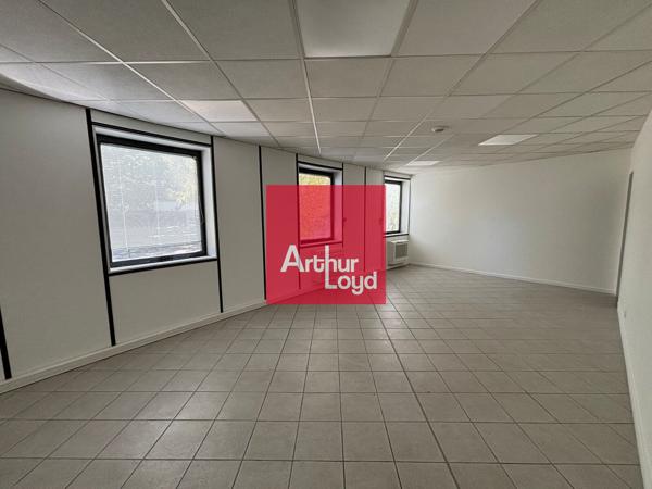 Bureaux à louer à Montbonnot-Saint-Martin parking privatif inclus