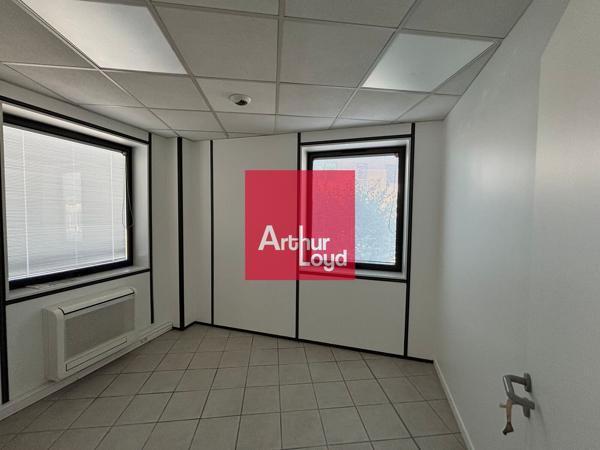 Bureaux à louer à Montbonnot-Saint-Martin parking privatif inclus