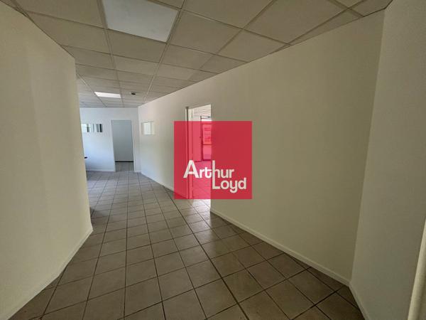 Bureaux à louer à Montbonnot-Saint-Martin parking privatif inclus
