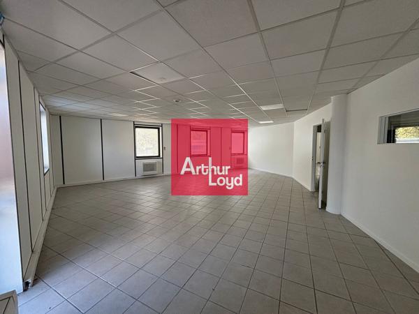 Bureaux à louer à Montbonnot-Saint-Martin parking privatif inclus