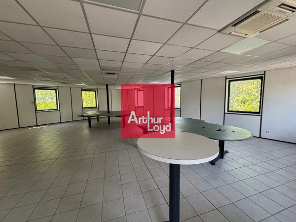 Bureaux à louer à Montbonnot-Saint-Martin parking privatif inclus