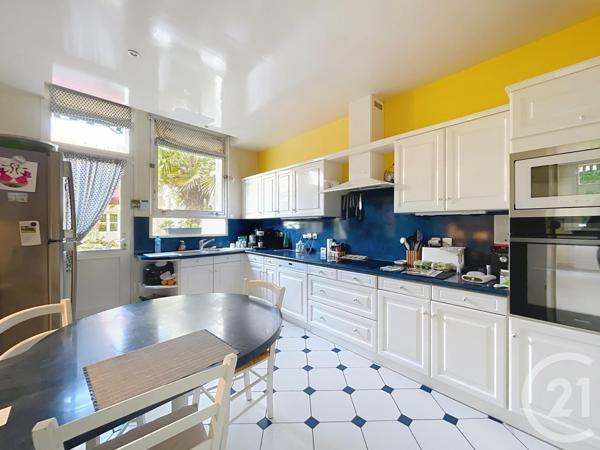 Maison à vendre  8 pièces - 198 m2 COMPIEGNE - 60