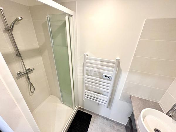 APPARTEMENT T2 MEUBLE A LOUER - BLOIS - PROCHE ECOLES & LYCEES, REFAIT A NEUF