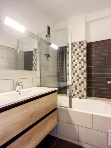 Location                                                      Appartement
                        
                     3 pièces                      63 m2                     à Perpignan