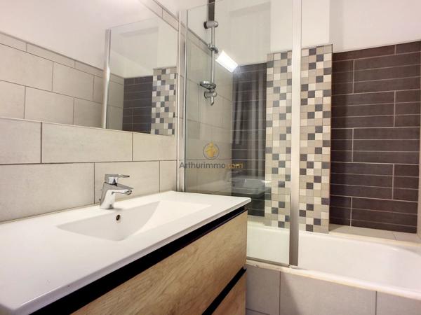 Location                                                      Appartement
                        
                     3 pièces                      63 m2                     à Perpignan