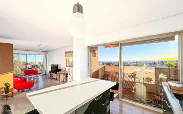 Appartement à vendre    5 pièces • 97,30 m2 Cagnes-sur-Mer