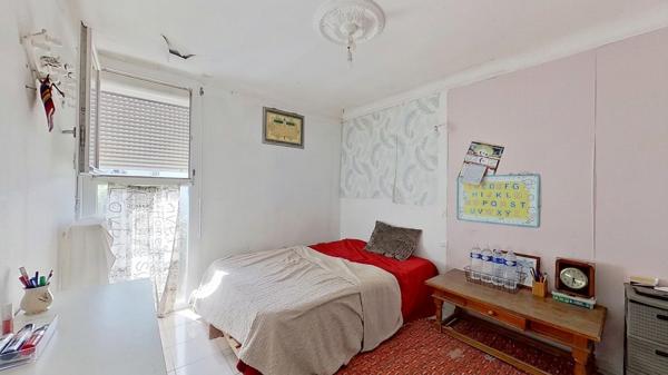 Appartement
         4 pièces
        - 65 m² Exclusivité 60 000 € *