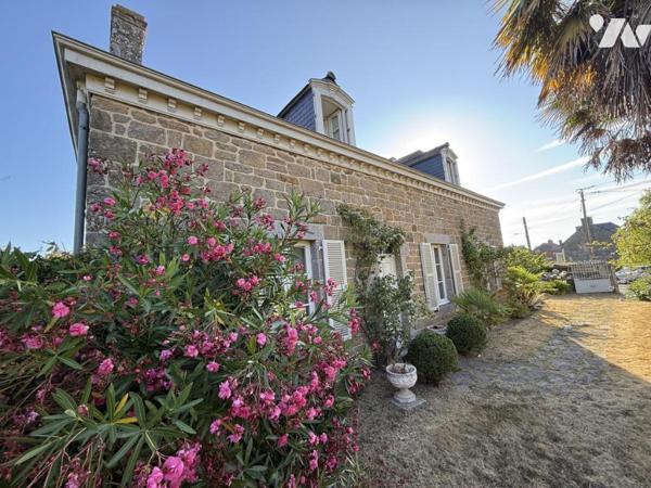 Demeure de caractère à Cancale-Maison en pierres 4 chambres + dependances+studio+garage