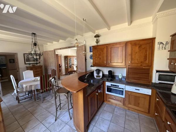 Demeure de caractère à Cancale-Maison en pierres 4 chambres + dependances+studio+garage