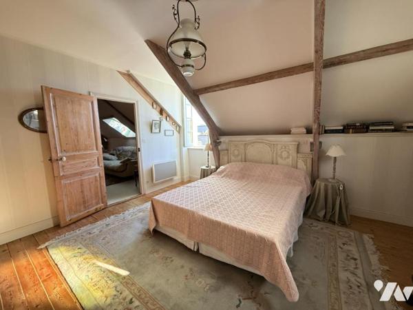 Demeure de caractère à Cancale-Maison en pierres 4 chambres + dependances+studio+garage
