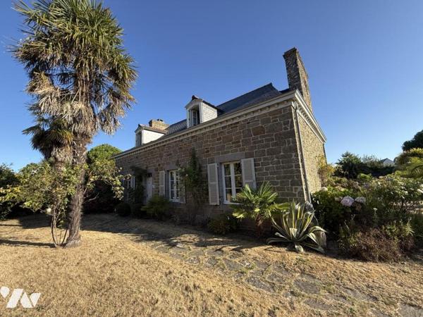 Demeure de caractère à Cancale-Maison en pierres 4 chambres + dependances+studio+garage