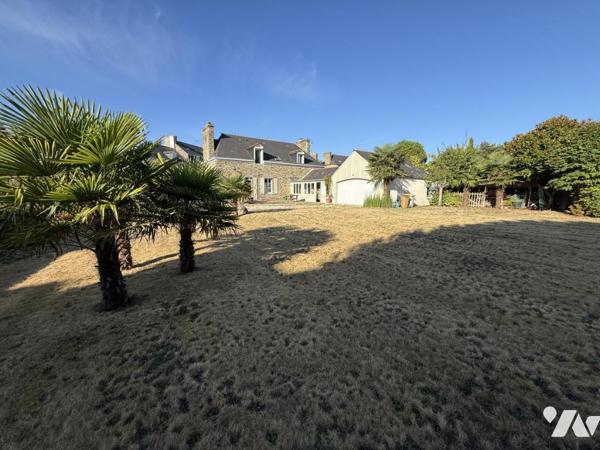 Demeure de caractère à Cancale-Maison en pierres 4 chambres + dependances+studio+garage
