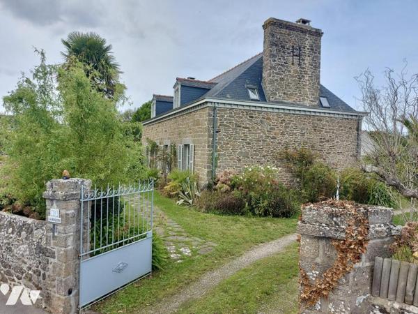 Demeure de caractère à Cancale-Maison en pierres 4 chambres + dependances+studio+garage