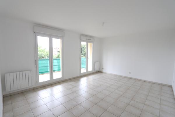 Bel appartement avec balcon - 3 pièces - 64 m² - Saint Jean de La Ruelle