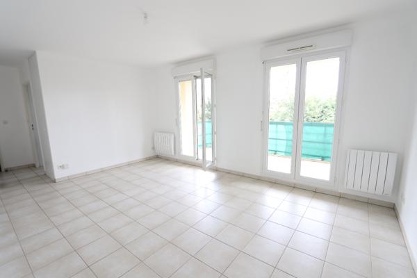 Bel appartement avec balcon - 3 pièces - 64 m² - Saint Jean de La Ruelle