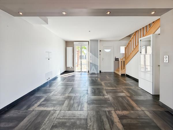 MAISON 6 PIÈCES 150 M²  SAINT-FARGEAU-PONTHIERRY, MAISON RÉCENTE AVEC JARDIN ET STATIONNEMENTS